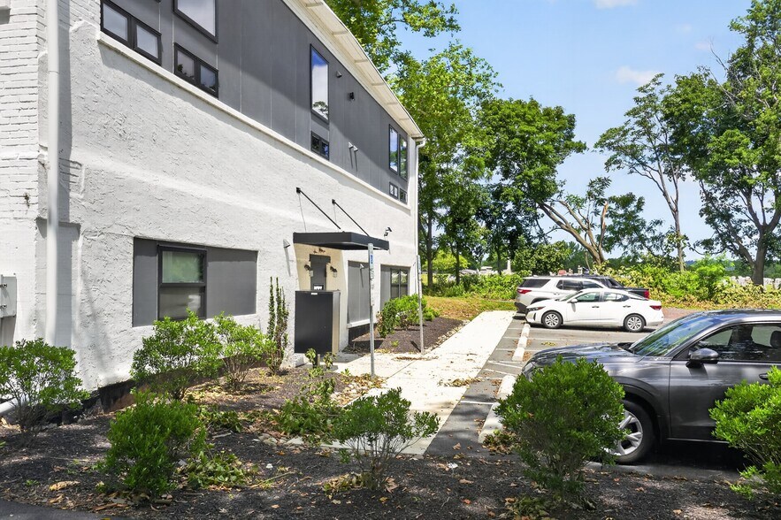 More Photos Of 300 Penn St, Pennsburg Apartments For Sale