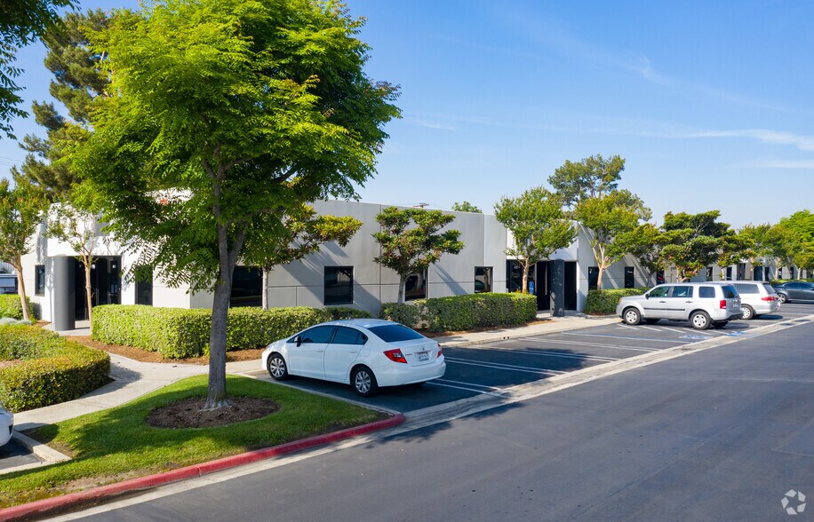 More Photos Of 10700 Jersey Blvd, Rancho Cucamonga Unknown For Lease
