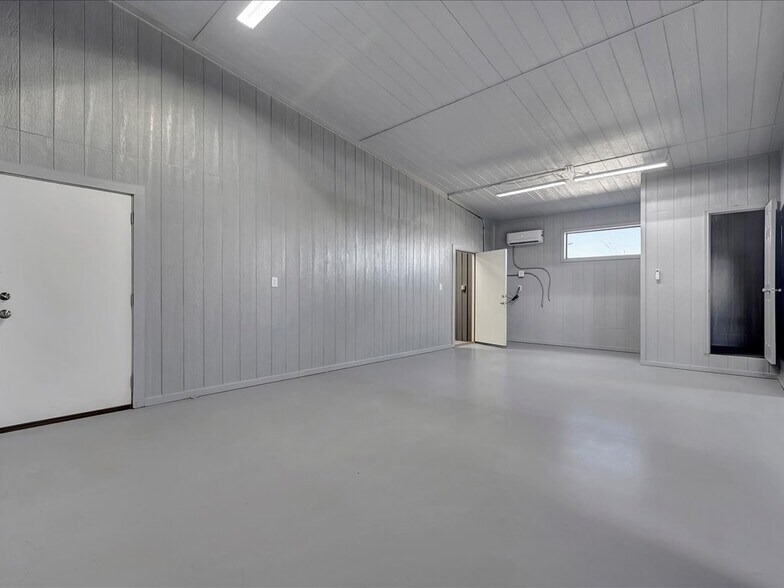 More Photos Of 9778 N US Highway 59, Nacogdoches Research And Development For Sale