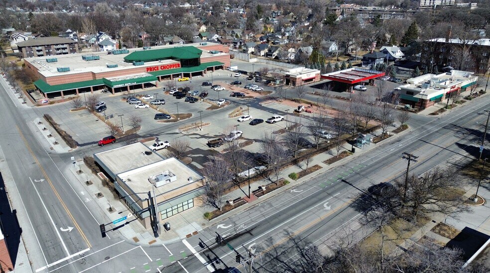 More Photos Of 3455 Ingersoll Ave, Des Moines General Retail For Lease