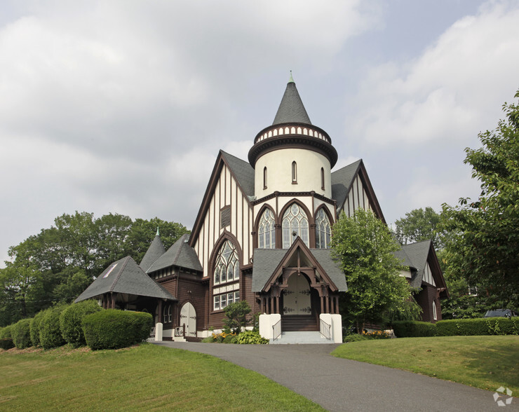 Primary Photo Of 7 North Ln, Glen Cove Religious Facility For Sale