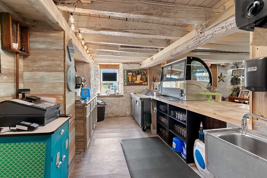 More Photos Of 6216 WI-42, Egg Harbor General Retail For Sale