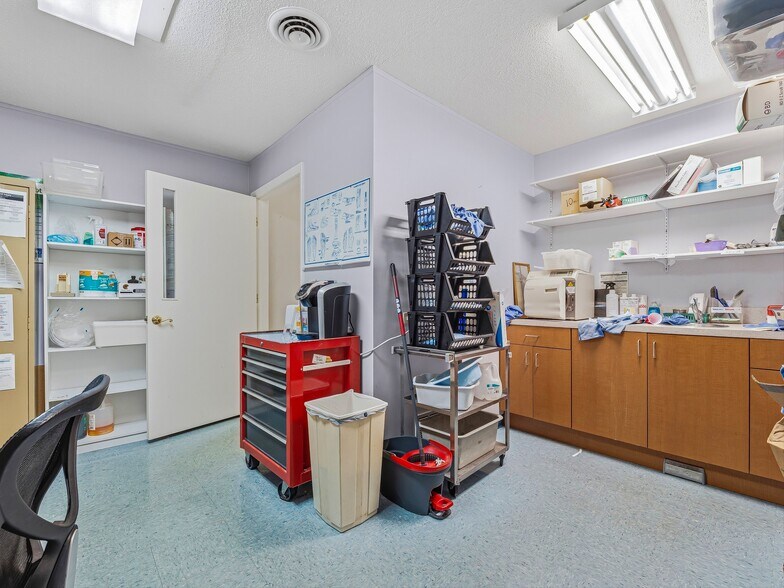 More Photos Of 5 Doctors Park, Asheville Medical For Lease