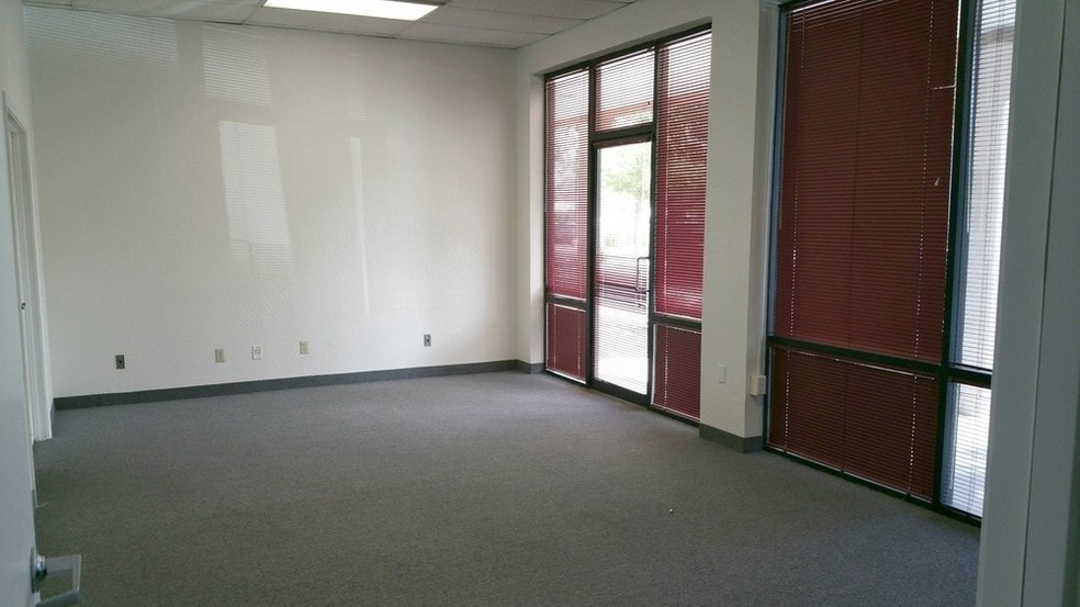 More Photos Of 3280 S Country Club Way, Tempe Unknown For Lease