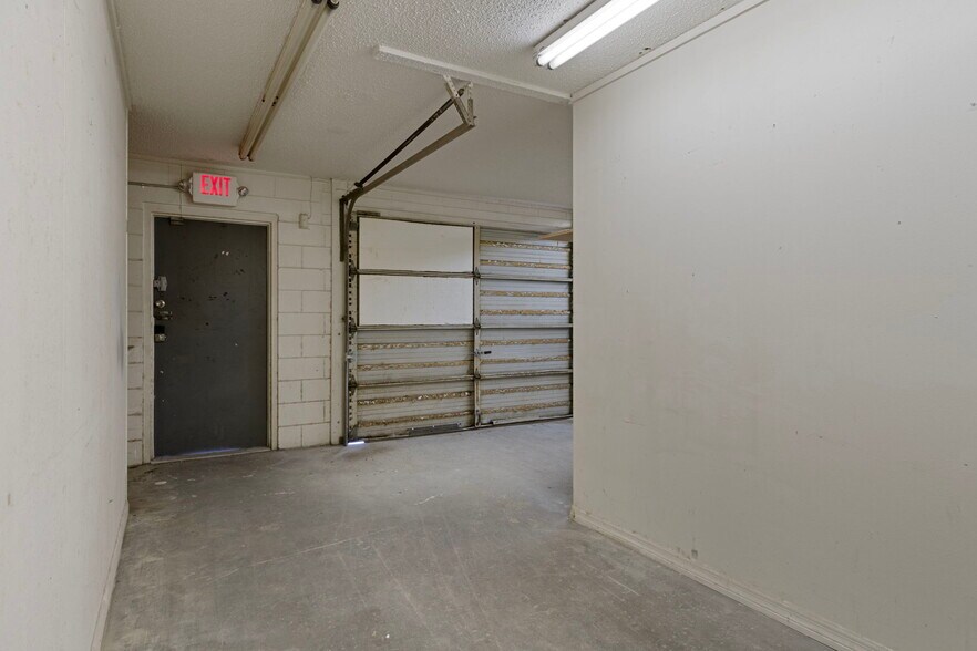 More Photos Of 377 Highway 40 W, Inglis Flex For Lease