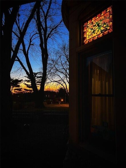 More Photos Of 809 Hall St, Saint Joseph Hospitality For Sale