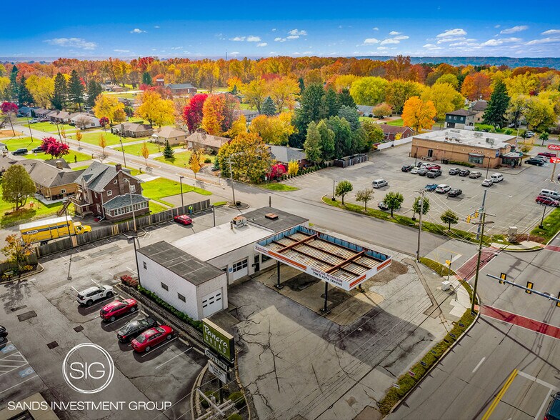 Primary Photo Of 2370 E State St, Hermitage Service Station For Sale