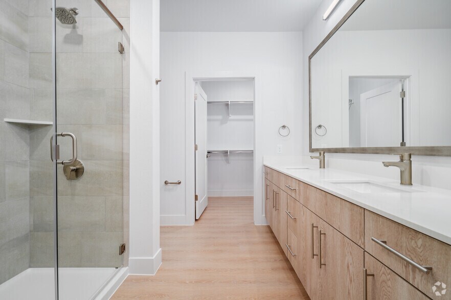 More Photos Of 7910 S New Braunfels, San Antonio Apartments For Lease