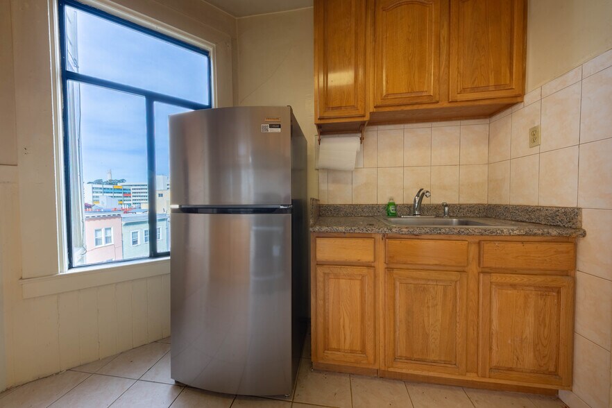 More Photos Of 39 John St, San Francisco Apartments For Sale