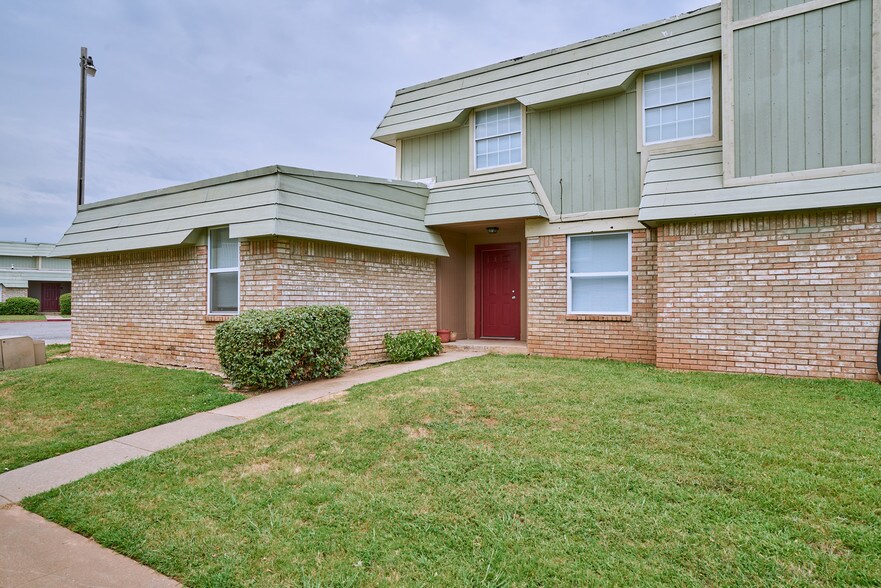 More Photos Of 7404 Lyrewood Ln, Oklahoma City Apartments For Sale