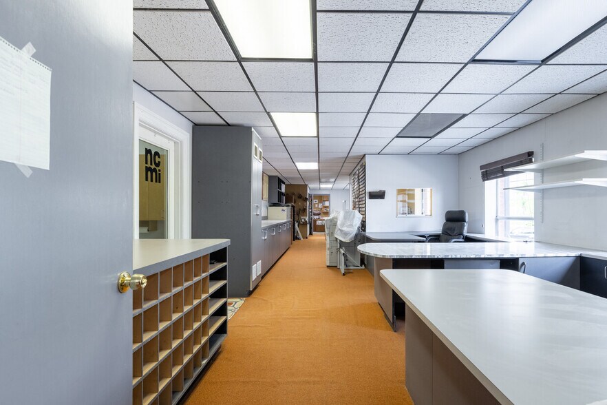 More Photos Of 141 Grove St, Meriden Manufacturing For Sale