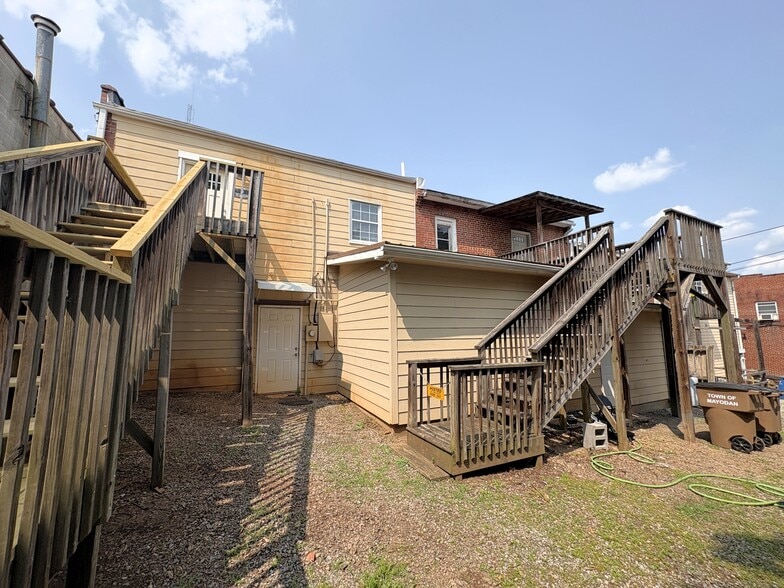 More Photos Of 207 W Main St, Mayodan Specialty For Sale