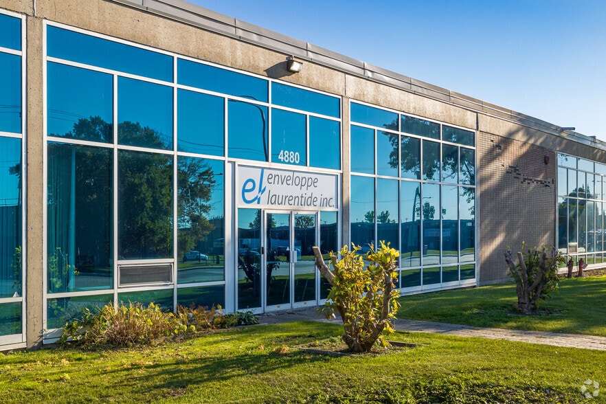 More Photos Of 4880-4900 Rue Hickmore, Montréal Distribution For Lease