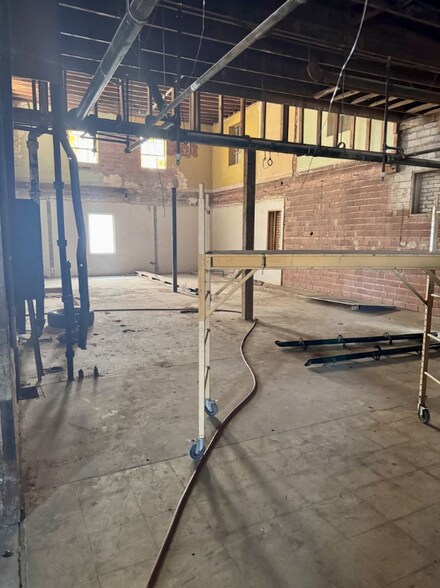 More Photos Of 902 7th St, Lubbock Warehouse For Sale