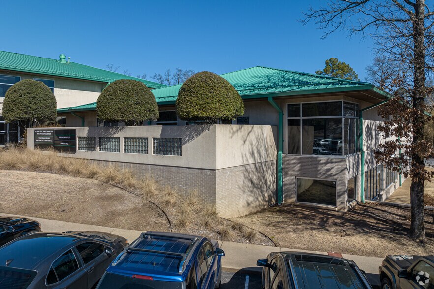 Primary Photo Of 10310 W Markham St, Little Rock Medical For Sale
