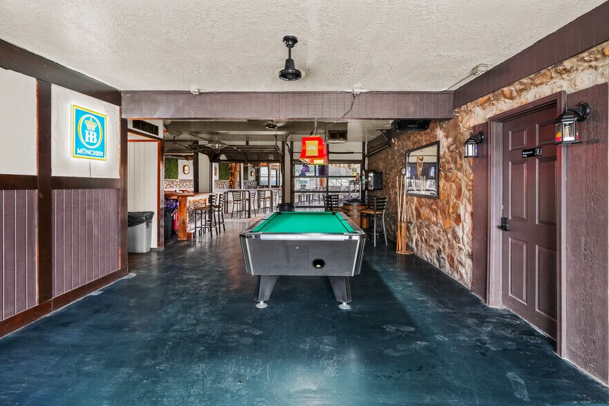 More Photos Of 5200 Doniphan Dr, El Paso Bar For Sale