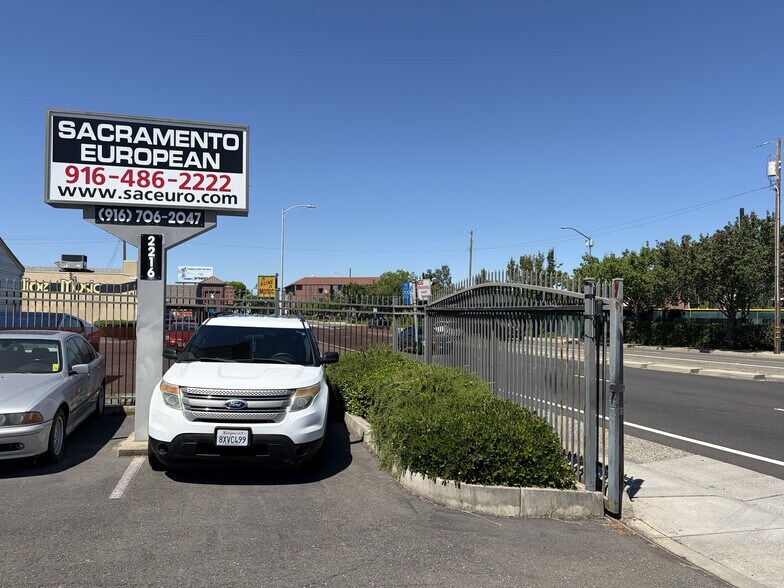 More Photos Of 2216 Sutterville Rd, Sacramento Auto Dealership For Lease