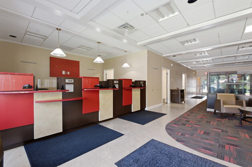 More Photos Of 56 Westchester Ave, Pound Ridge Freestanding For Lease
