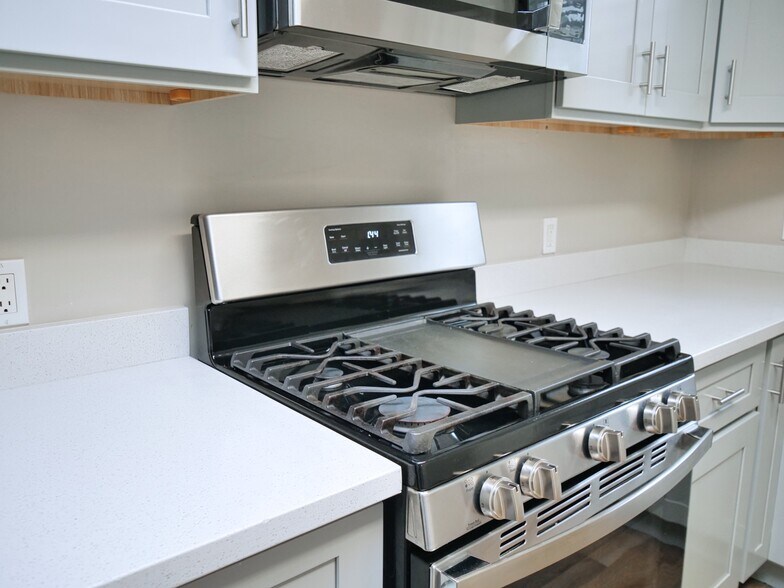 More Photos Of 1315 135th Ave, San Leandro Apartments For Sale