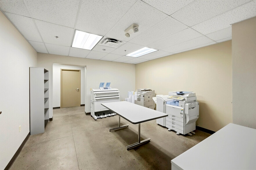 More Photos Of 1425 N Mondel Dr, Gilbert Warehouse For Lease