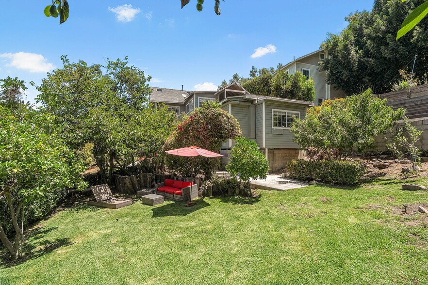 More Photos Of 2142 Baxter St, Los Angeles Apartments For Sale