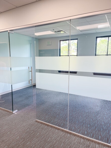 More Photos Of 295 Seven Farms Dr, Daniel Island Office For Lease