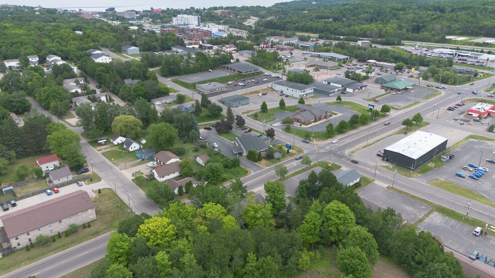More Photos Of 375 N McClellan Ave, Marquette Office Residential For Sale