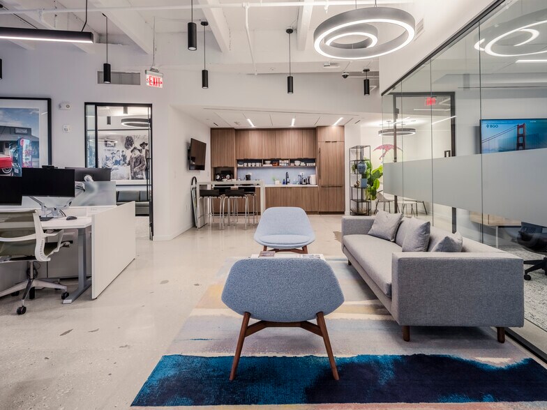 More Photos Of 555 Washington Ave, Miami Beach Office For Lease