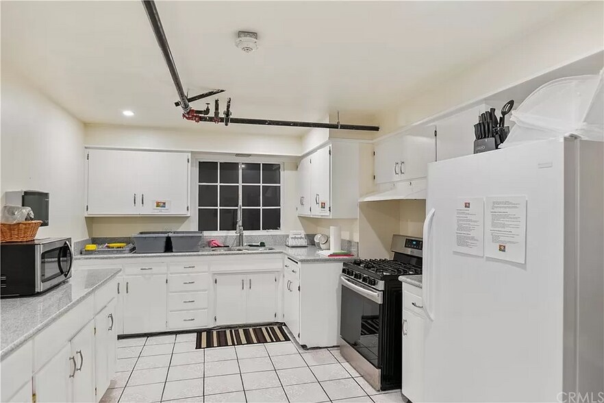 More Photos Of 522 W VERNON Ave, Los Angeles Daycare Center For Sale