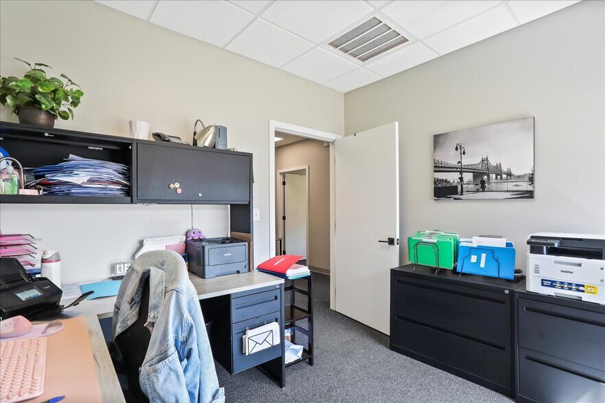 More Photos Of 127 Crimson Cir, Martinsburg Medical For Lease