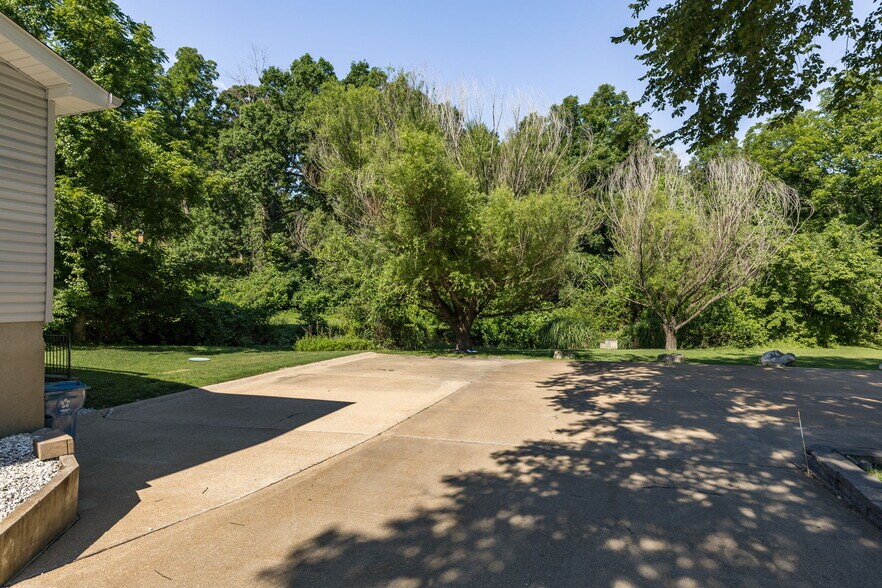 More Photos Of 535 Elm St, Hillsboro Office For Sale