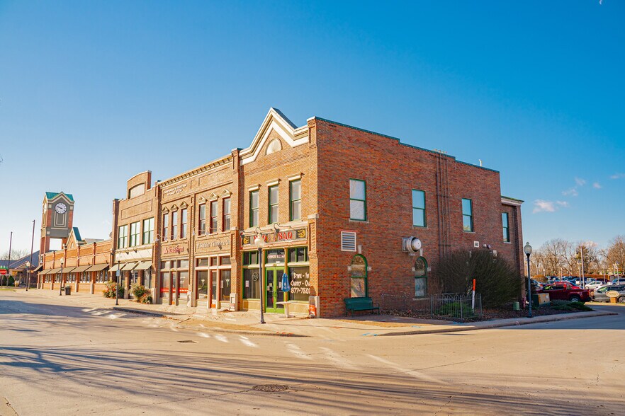 More Photos Of 2101 W Chesterfield Blvd, Springfield Office For Sale