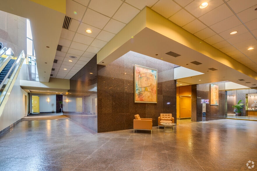 More Photos Of 1601 NW Expressway, Oklahoma City Office For Lease