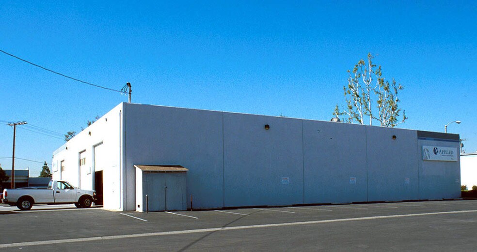 More Photos Of 2886 E Blue Star St, Anaheim Warehouse For Lease