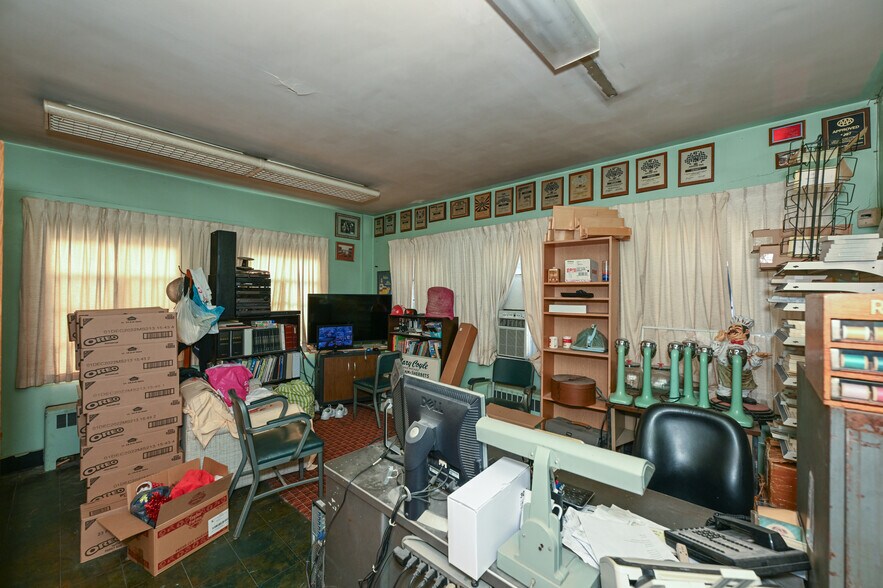 More Photos Of 780 W Market St, Akron Freestanding For Sale