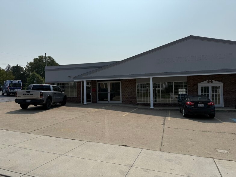 Primary Photo Of 252 E Main St, Saint Clairsville Flex For Lease