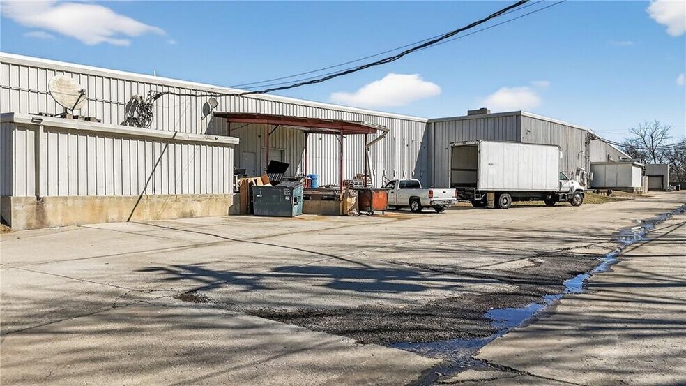 More Photos Of 1407 W Austin Blvd, Nevada General Retail For Sale