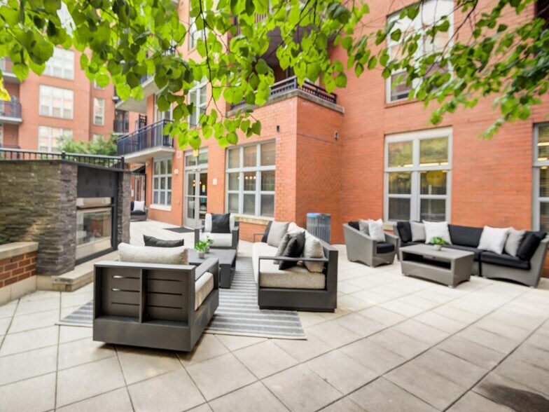 More Photos Of 2301 Columbia Pike, Arlington Apartments For Lease