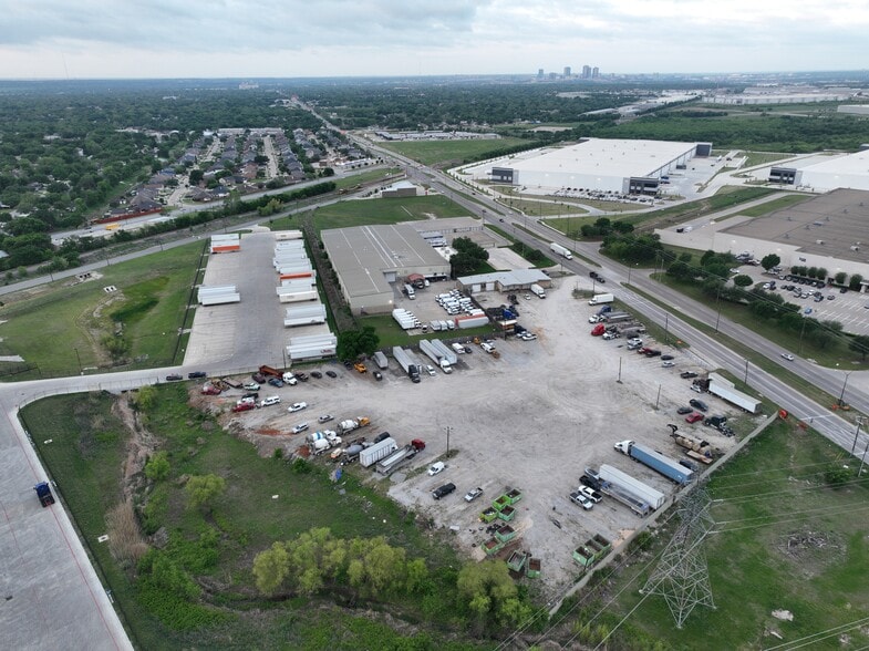 More Photos Of 3900 N Beach St, Haltom City Warehouse For Sale