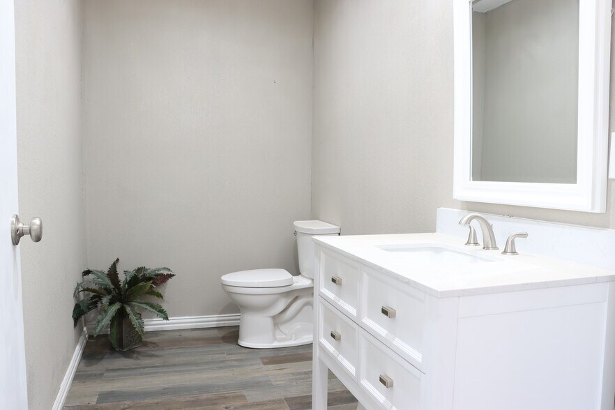 More Photos Of 2403 Avenue O, Eunice Industrial For Sale