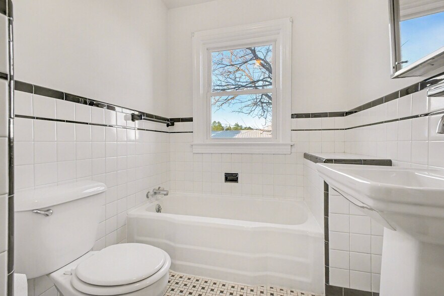 More Photos Of 4412 Lafayette Blvd, Fredericksburg Loft Creative Space For Lease