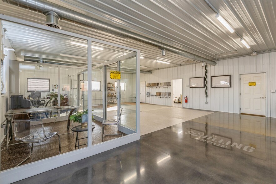 More Photos Of 33083 Ute Ave, Waukee Flex For Sale