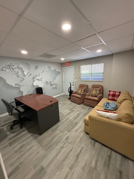 More Photos Of 5010 N Nebraska Ave, Tampa Light Distribution For Lease