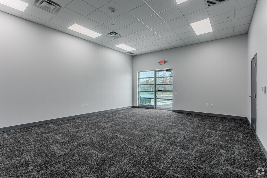 More Photos Of 3400 Southpark Pl, Grove City Warehouse For Lease