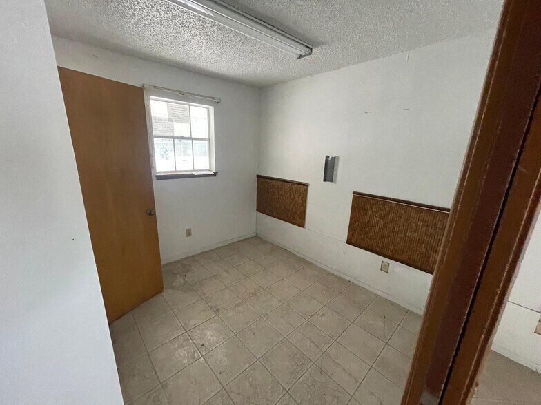 More Photos Of 4602 Avenue H, Rosenberg Hotel For Sale