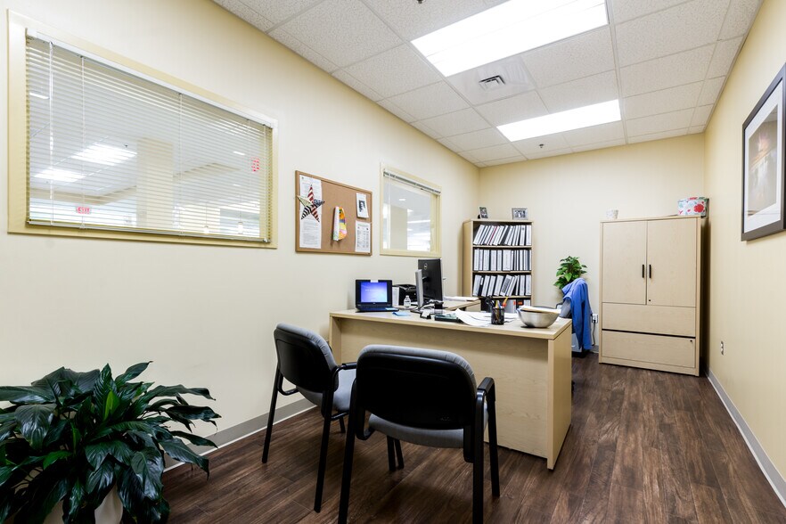 More Photos Of 1950 NE Green Oaks Blvd, Arlington Office For Lease