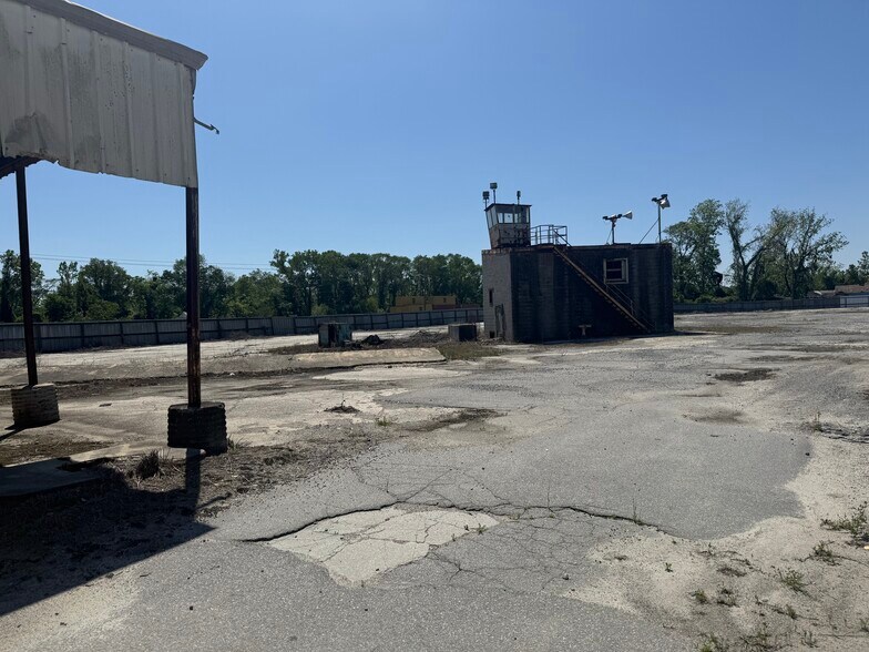 More Photos Of 400 Magazine Ave, Savannah Warehouse For Sale