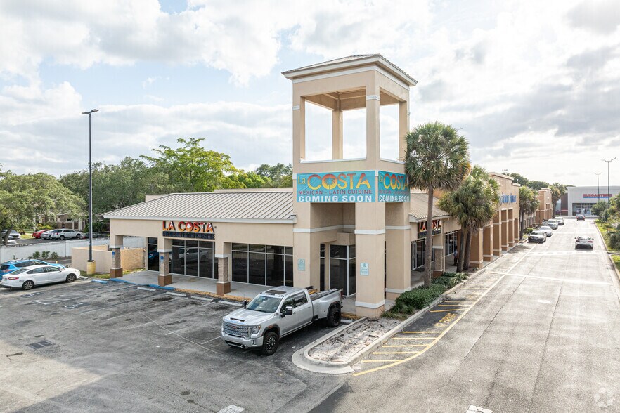 Primary Photo Of 7140-7346 W McNab Rd, North Lauderdale Restaurant For Lease