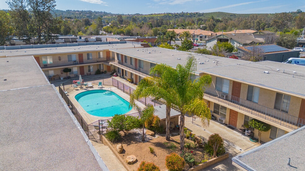 More Photos Of 12430 Oak Knoll Rd, Poway Apartments For Sale