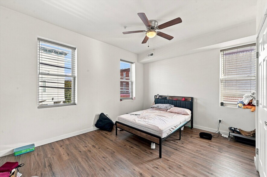 More Photos Of 1648 S 16th St, Philadelphia Apartments For Sale